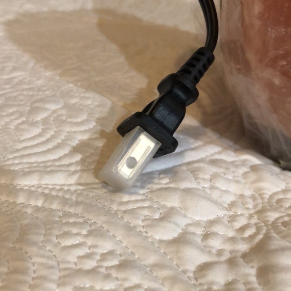 Himalayan Rock Salt Lamp - Picture 6 of 13